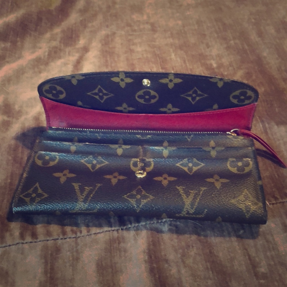 Louis Vuitton Emilie wallet